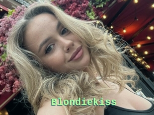 Blondiekiss