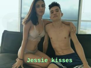 Jessie_kisses