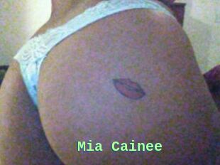 Mia_Cainee