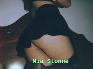 Mia_Stonne