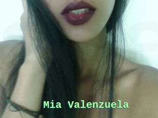 Mia_Valenzuela