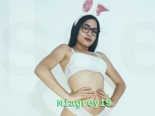 Miagrey19