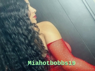 Miahotbobbs19